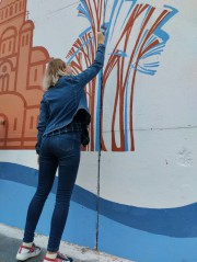 Студенты института художественного образования ВГСПУ преобразили подпорную стену на Центральной набережной