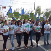 Студенты Волгограда вышли на первомайскую демонстрацию