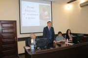 В ВГСПУ прошла презентация книги Везира Касумова «С огоньком в душе»