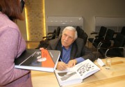 В ВГСПУ прошла презентация книги известного волгоградского журналиста Ефима Шустермана  «Свой взгляд»