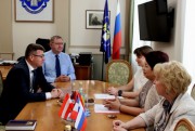 Ректор ВГСПУ провел встречу с иностранными преподавателями и стажерами