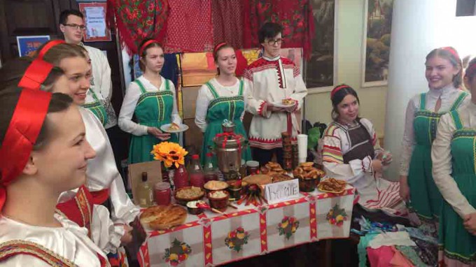 Студенты ВГСПУ знакомятся с праздниками и традициями народов России
