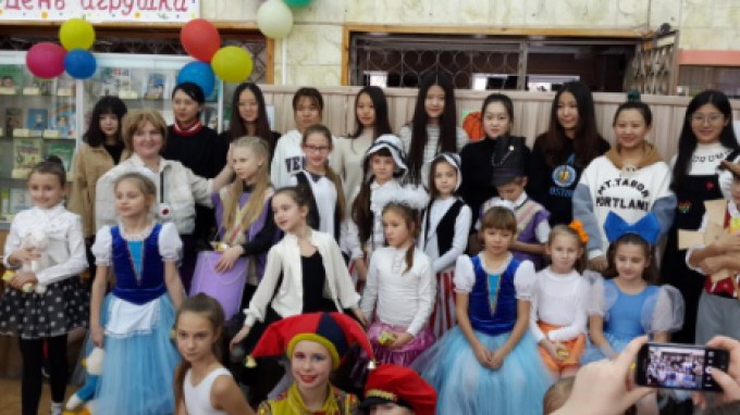 Студенты ВГСПУ приняли участие в празднике «День игрушки»