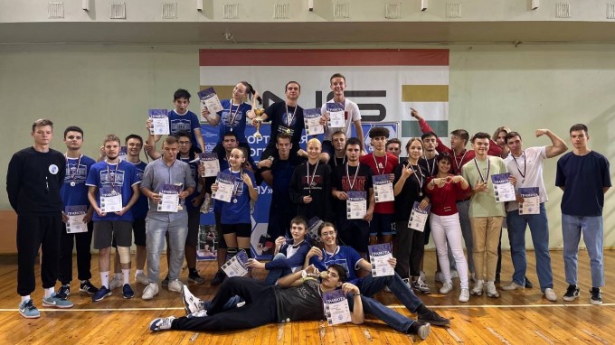 В ВГСПУ состоялся «Кубок первокурсников» по  мужскому волейболу