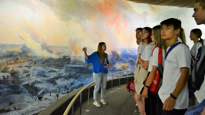 Университетская смена «Подвиг России»-2023: экскурсия в музей-панораму «Сталинградская битва»