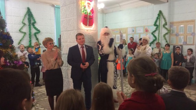 В Советском районе прошла новогодняя елка для детей из многодетных и малообеспеченных семей