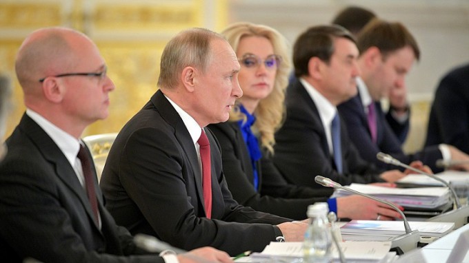 Президент РФ Владимир Путин провел совместное расширенное заседание президиума Государственного совета и Совета при Президенте по науке и образованию