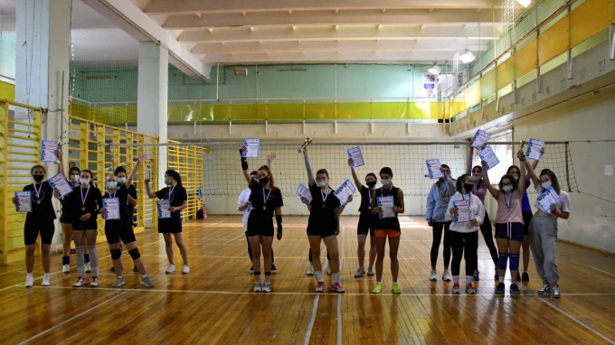 В ВГСПУ прошел «Кубок первокурсников» по волейболу среди девушек
