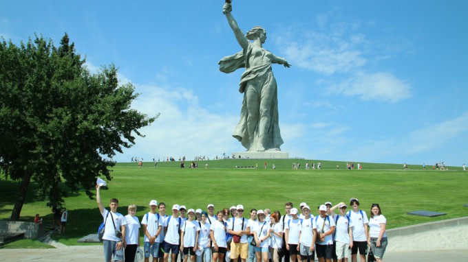 Четвертый день университетской смены «Подвиг России»: экскурсия на главную высоту России – Мамаев Курган