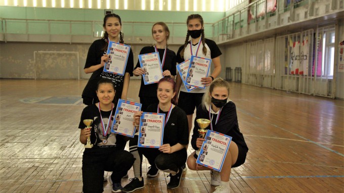 В ВГСПУ прошел «Кубок первокурсников» по стритболу среди девушек
