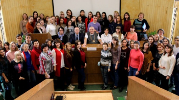 Студенты ВГСПУ встретились с известным профессором московского вуза