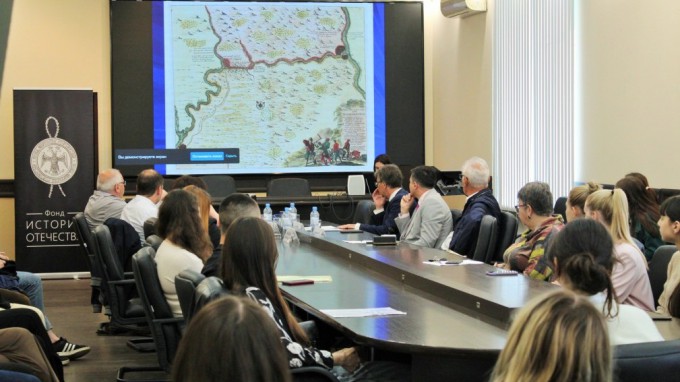 Студенты-историки – участники круглого стола по истории региона