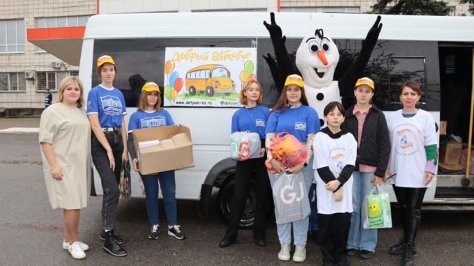 «Добрый автобус»: студенты факультета СКП приняли участие в благотворительной акции
