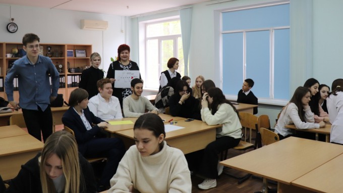 Преподаватели и студенты ВГСПУ провели открытый урок в лицее №9 им. А.Н. Неверова