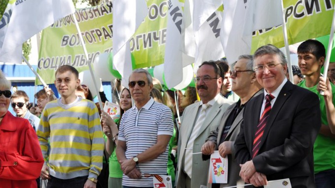 Студенты ВГСПУ отметили 1 мая участием в демонстрации