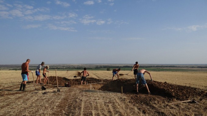 День археолога «Легенда» по традиции отметила на раскопках
