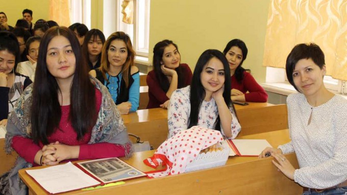 Студенты-иностранцы ВГСПУ показали свои знания русского фольклора