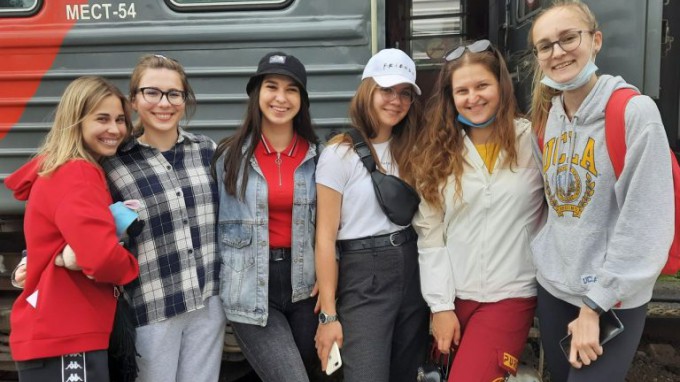Студенты ВГСПУ отправились в Артек на все лето