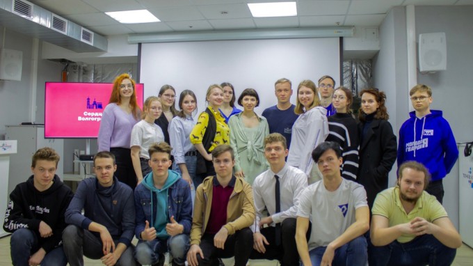 Студенты ФИПО – участники презентации проекта «Сердце Волгограда»