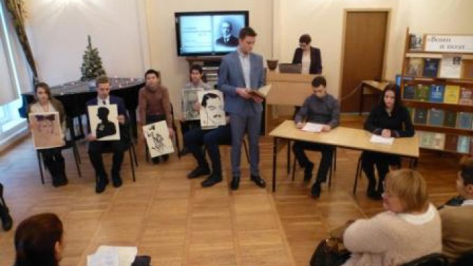 Студенты-филологи читают стихи Николая Гумилева: вечер, посвященный  130-летию со дня рождения поэта