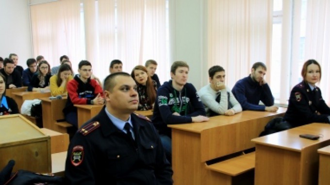 В ВГСПУ состоялась профориентационная встреча  студентов с сотрудниками полиции