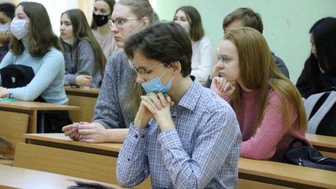 Студенты ВГСПУ – волонтеры регионального этапа Всероссийской олимпиады школьников в Волгоградской области