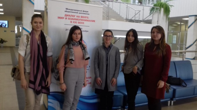Студенты ВГСПУ работают волонтерами на V международном форуме общественной дипломатии
