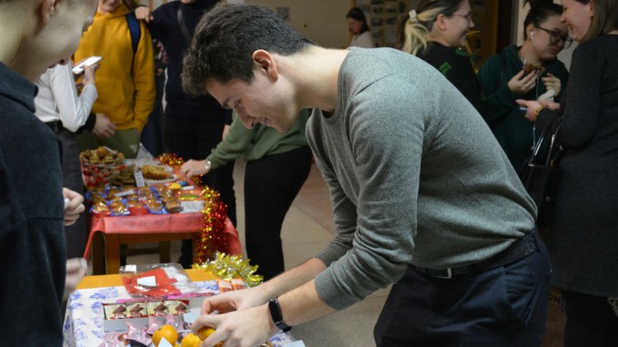 В ВГСПУ подвели итоги благотворительной ярмарки  «Снежинка на ладони»