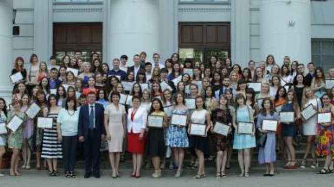 Церемония награждения лучших выпускников ВГСПУ – 2017 